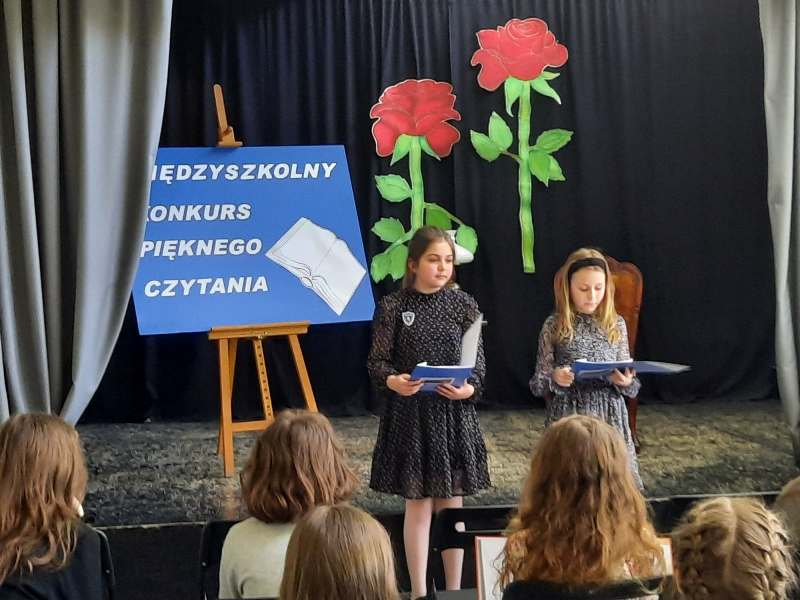 Przyłapani na czytaniu